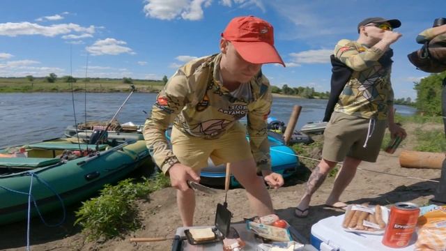 СПЛАВ по Суре в несколько дней! РЫБАЧИМ в живописных местах смотреть онлайн