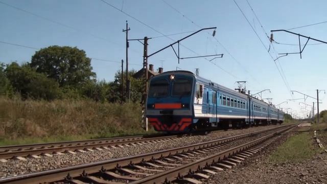 Электропоезд ЭД9М-0093 Прибытие и Отправление Кочевнчик смотреть онлайн