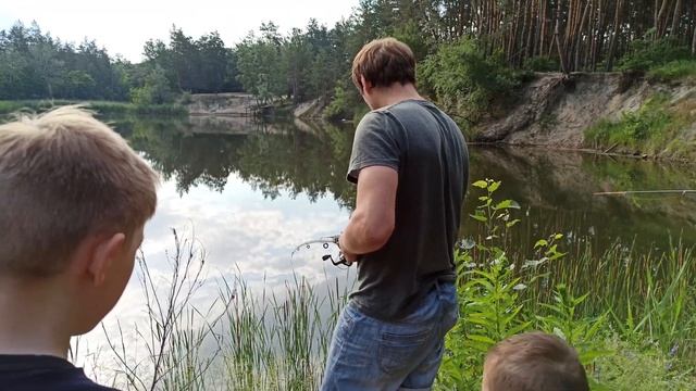 Наша первая рыбалка. Наловили и приготовили краснопёрку) июнь 2020г смотреть онлайн