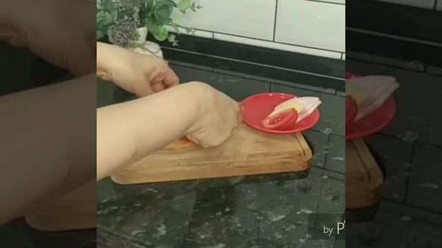 КУРИНЫЕ РУЛЕТИКИ С ВЕТЧИНОЙ И СЫРОМ смотреть онлайн