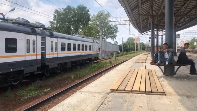 Электропоезда ЭП2Д 0169 и ЭП2Д 0179 смотреть онлайн