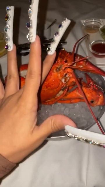 cardi b: good lobster meme twitter stan смотреть онлайн