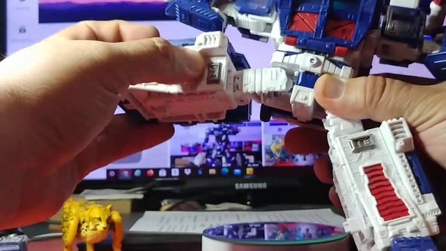 Transformers Kingdom Ultra Magnus: Quick Review смотреть онлайн