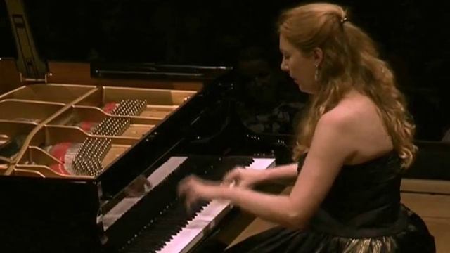 Katya-Grineva-Live-in-Singapore-Bolero.wmv смотреть онлайн