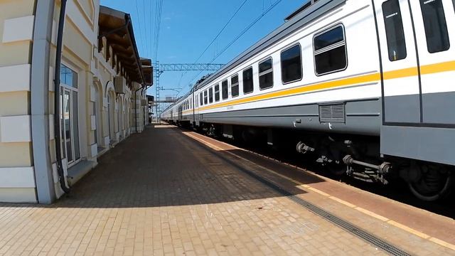 Электропоезд ЭД4М-0486 на станции «Кубинка I». 12 июня 2023 смотреть онлайн