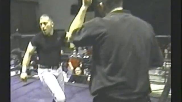 No Pain No Gain 1/25/03 Makaze Vs Dingo смотреть онлайн
