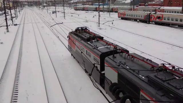 Электровоз ВЛ10-1531 с грузовым поездом смотреть онлайн