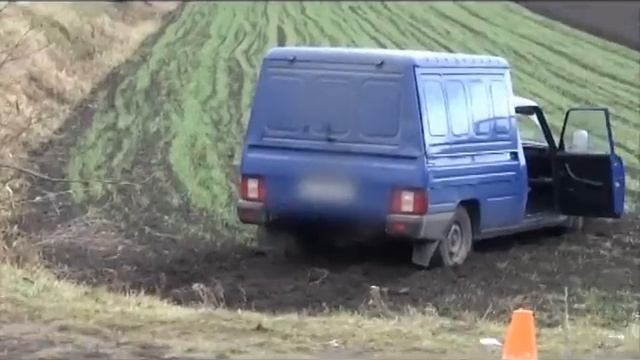 На Київщині затримані невідомі, які ктнули гранату в працівників ДАІ смотреть онлайн