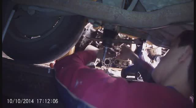 Замена сайлентблоков задней балки автомобиль BMW e34 смотреть онлайн