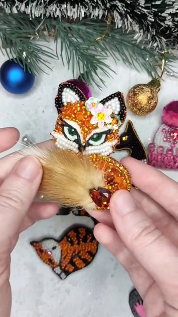 Броши "Зима 2022-2023" в наступающий год кролика/кота смотреть онлайн