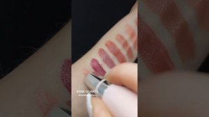 Зволожена краса: НОВИНКА нова глянцева губна помада Avon з гіалуроновою кислотою "СУПЕР ЗВОЛОЖЕННЯ"