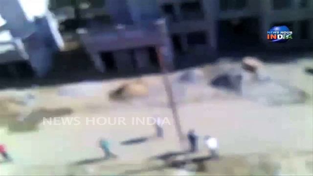 Leopard attacking people in Meerut near Army Hospital | Exclusive VIDEO смотреть онлайн