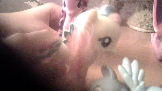 Моя маленькая пони. Приколы:все друг друга убивают