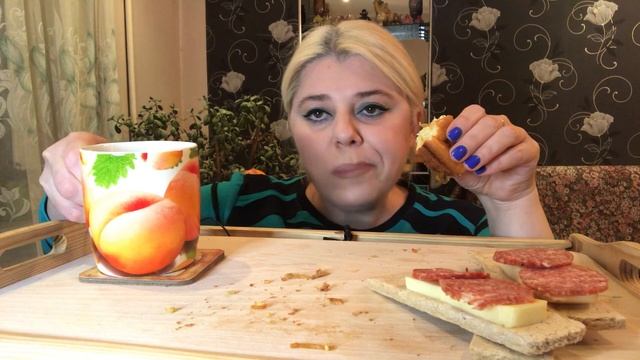 МУКБАНГ | ПИРОГ С КАПУСТОЙ | MUKBANG | A PIE WITH CABBAGE смотреть онлайн