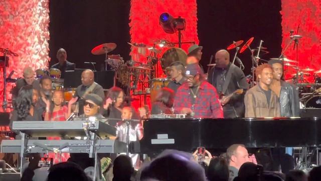 Stevie Wonder “Superstition” live - December 17, 2022, Los Angeles смотреть онлайн