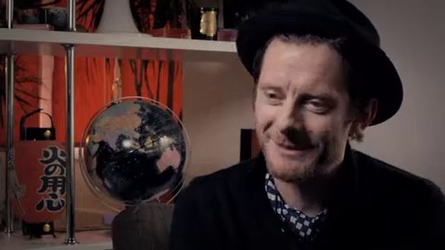 Rapid Fire Questions: Jamie Hewlett and Damon Albarn смотреть онлайн