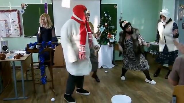"Песня про медведей" : Новогодний креатив смотреть онлайн