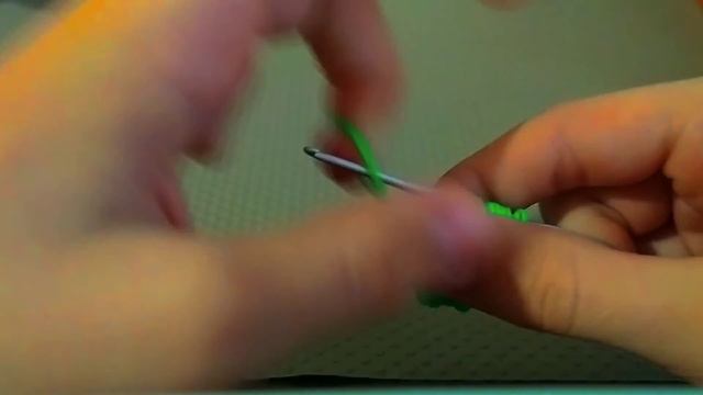 ЛЯГУШКА🐸 из резинок на крючке (туториал на русском🇷🇺) смотреть онлайн