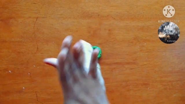DIY MINIATURE CHRISTMAS WREATH WITH POLYMER CLAY || CHRISTMAS ORNAMENT || ML CRAFTS #29 смотреть онлайн