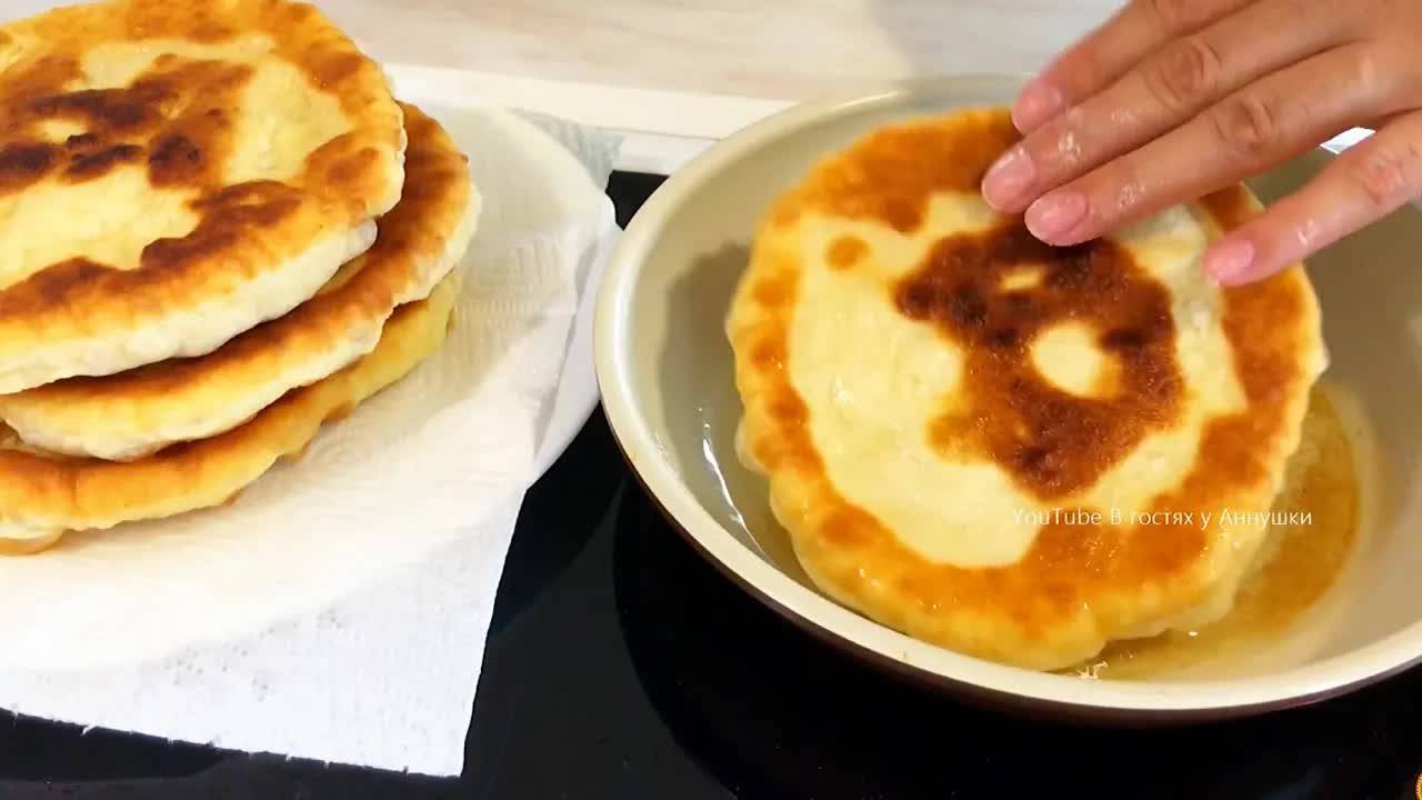 Лепешки на кефире без дрожжей — быстро, просто, вкусно! смотреть онлайн
