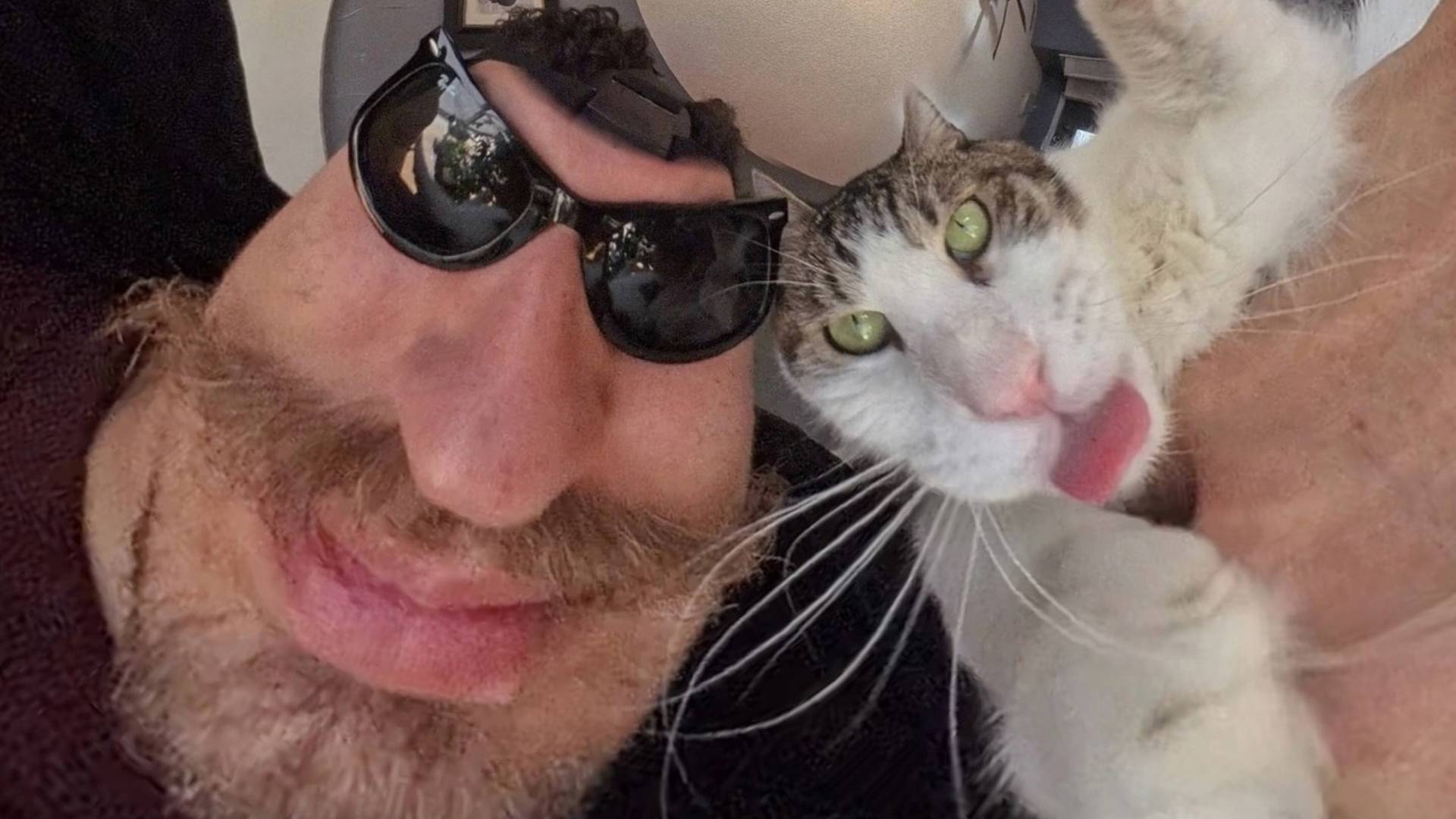 Всемогущий, но не всесильный
Когда решаешь сотворить вселенную, а получаешь всемогущий пельмень смотреть онлайн