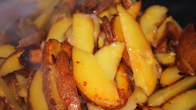 Картошка с грибами и сыром по-деревенски.