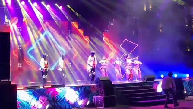 Atul Kulkarni Dance Group смотреть онлайн