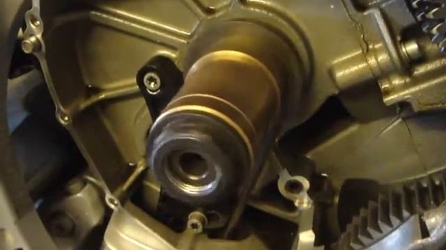 Oil pump runs but little or no oil through the shaft reaching the clutch. смотреть онлайн