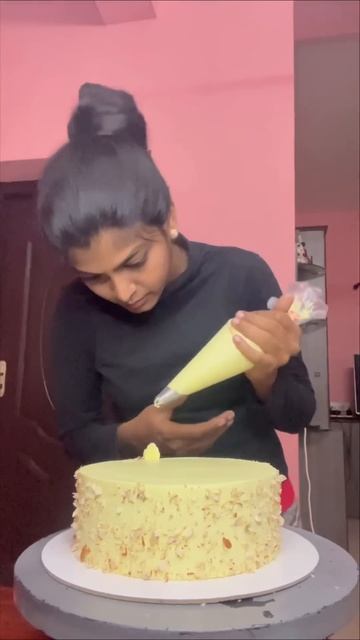 Subscriber🔔ku namma cake pudikalayam😔adhanala pudicha mari oru cake senjachu🤩🥳 #shorts #dhanu смотреть онлайн