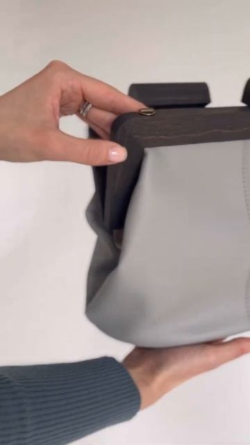 Видеообзор женской сумки саквояж без складок - Unusual смотреть онлайн