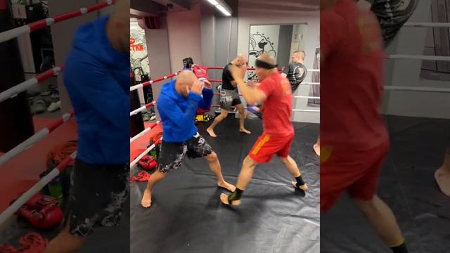 Пятнашки в боксе, кикбоксинге. Работа в парах от Андрея Басынина смотреть онлайн