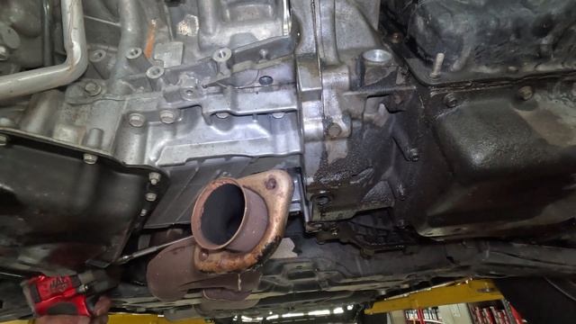 Part 3 Engine Removal on Chrysler Town & Country, Dodge Grand Caravan, and Volkswagen Routan. смотреть онлайн