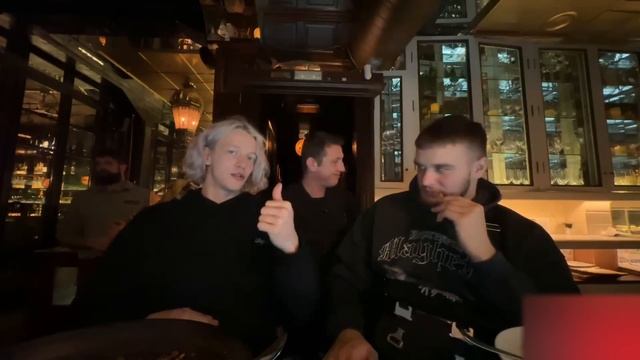 УГАРНЫЙ УЖИН В РЕСТОРАНЕ БАРСЕЛОНЫ | ХАЗЯЕВА ПОЗДРАВЛЯЮТ КОРЕША С ДР смотреть онлайн