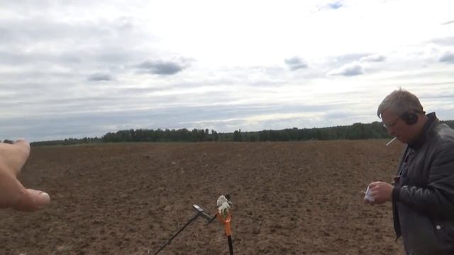 Поиски в двух полях и множество монет.