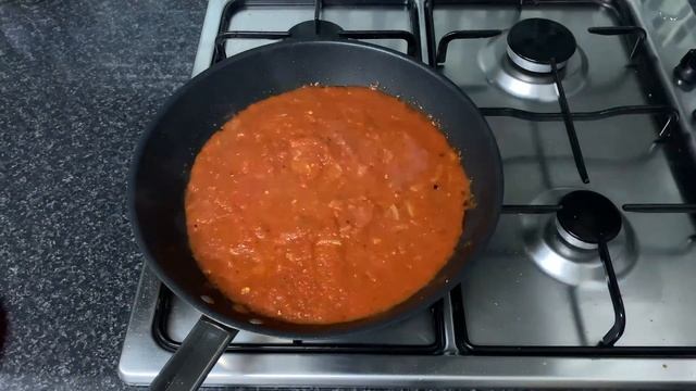 Simple Arabian Shakshuka Recipe | Scrambled Eggs with Tomato | Saudi Breakfast | Murad's Kitchen смотреть онлайн
