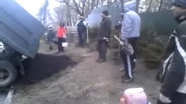 День Землі у ЖК Брест-Литовський відзначено посадкою садженців смотреть онлайн
