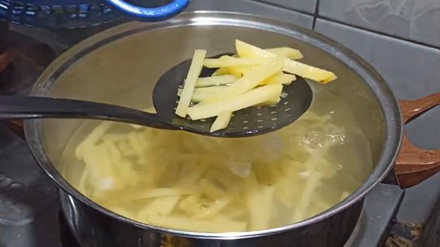 RESEP KENTANG GORENG ALA KFC || HOW TO MAKE FRENCH FRIES смотреть онлайн