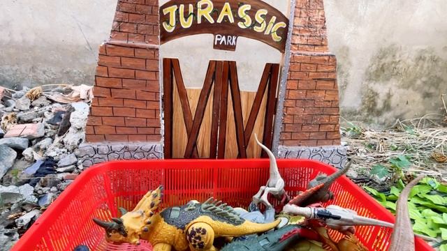 Ultimate Huge Jurassic Dinos: Rajasaurus, Yangchuanosaurus, T-REX, Eocarcharia, Triceratops смотреть онлайн