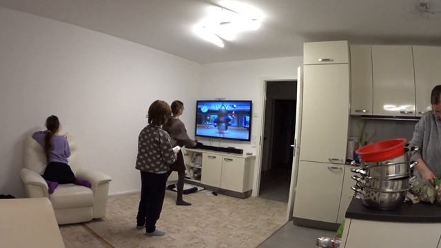 Играем в Wii смотреть онлайн