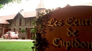 "По ту сторону кровати". Семейная комедия с Софи Марсо.