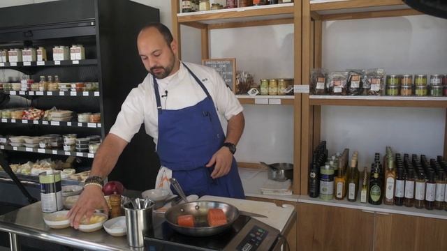 Michelin Star Chef Matt Baker prepares ProFish Salmon for the at-home cook! смотреть онлайн
