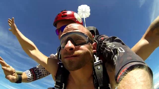 Justin thompson's Tandem skydive! смотреть онлайн