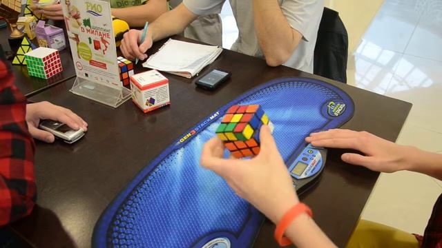 Иван Мизяков - Сборка одной рукой 54.14 смотреть онлайн