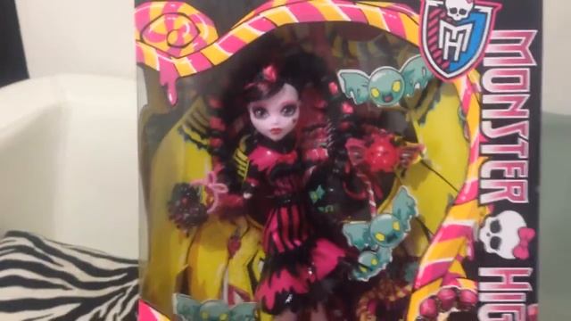 Monster high review. Draculaura Sweet screams y Toralei coffee bean смотреть онлайн