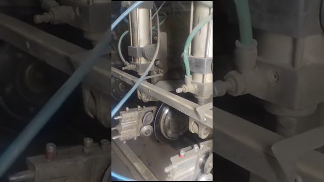 КОМПЬЮТЕРИЗИРОВАННАЯ ПРОДОЛЬНО РЕЗАТЕЛЬНАЯ МАШИНА NC ZFY 1400 ММ смотреть онлайн