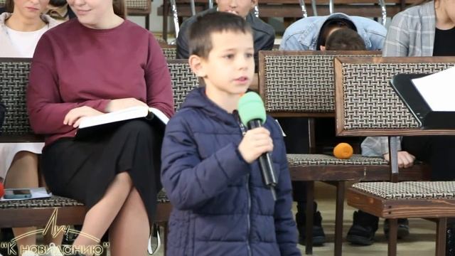 Там за облаками в неприступном свете... стих