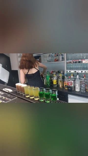 Night in Warsaw #shorts #nightlife #drink #warszawa смотреть онлайн