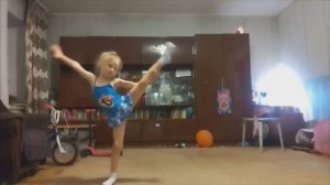 Детская зарядка с Эмилией и Смешарики