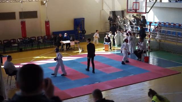 Лиховецкий Вова против Носач Максима смотреть онлайн
