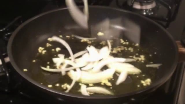 Russian Fried Potatoes with Mushrooms (Жареная картошка с грибами) смотреть онлайн